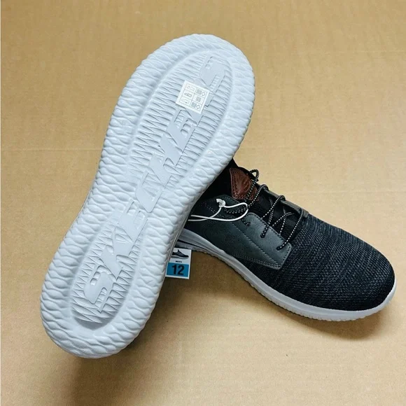 NEW- Men’s Skechers Hands Free Swift Fit (black) - Picture 8 of 11